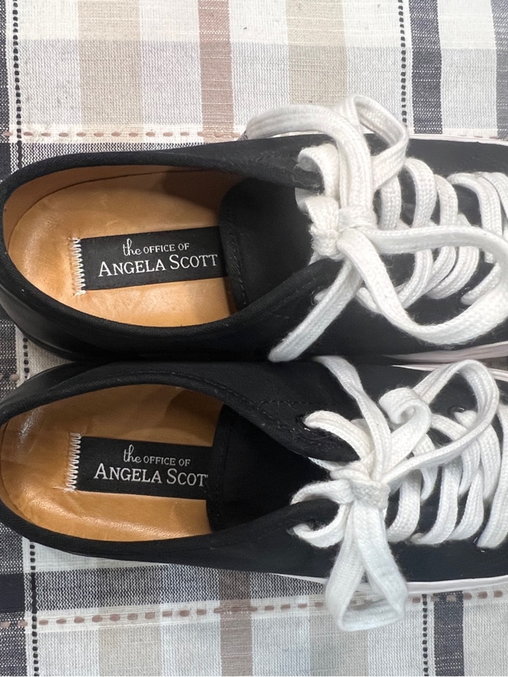 Angela Scott Black Canvas Low-Top Sneakers with White Laces - Picture 9 of 13